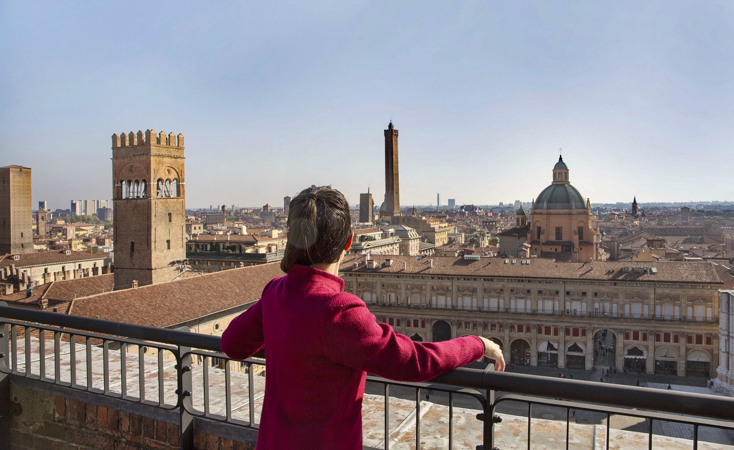 BOLOGNA DALL'ALTO DELLA TORRE DELL'OROLOGIO DI PIAZZA MAGGIORE